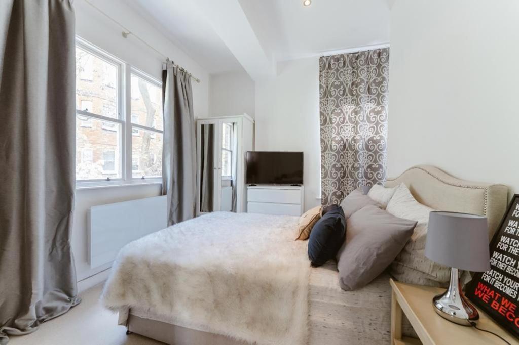 Apartament Coolest Flat In Central London!